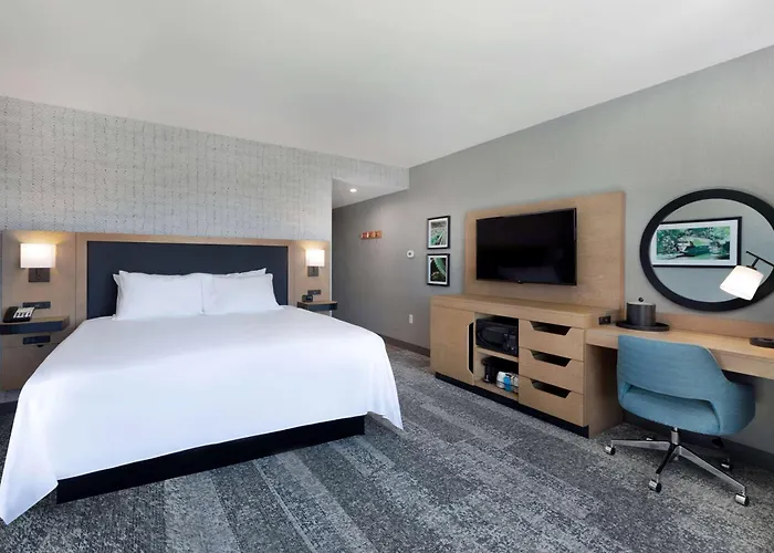 Hampton Inn & Suites Watertown Boston, Ma
