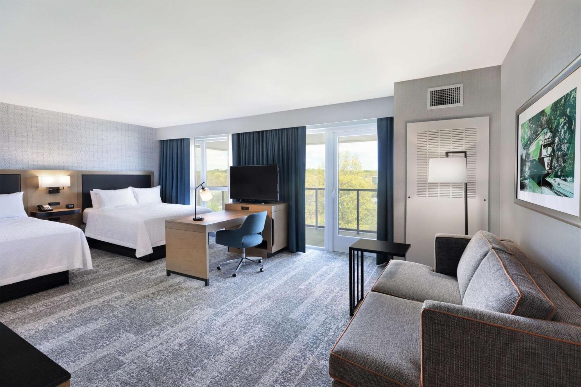 Hampton & Boston, Ma Hotel